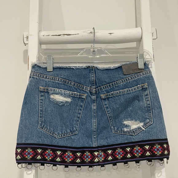 Carmar Ring Distressed Denim Skirt / NWOT - Picture 4 of 10